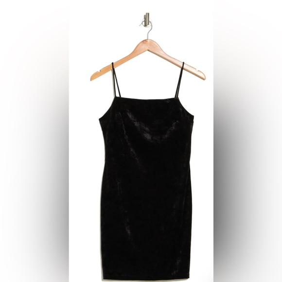 NWT💗ELODIE Strappy Back Crushed Velvet Mini Dress Size S - Picture 2 of 10